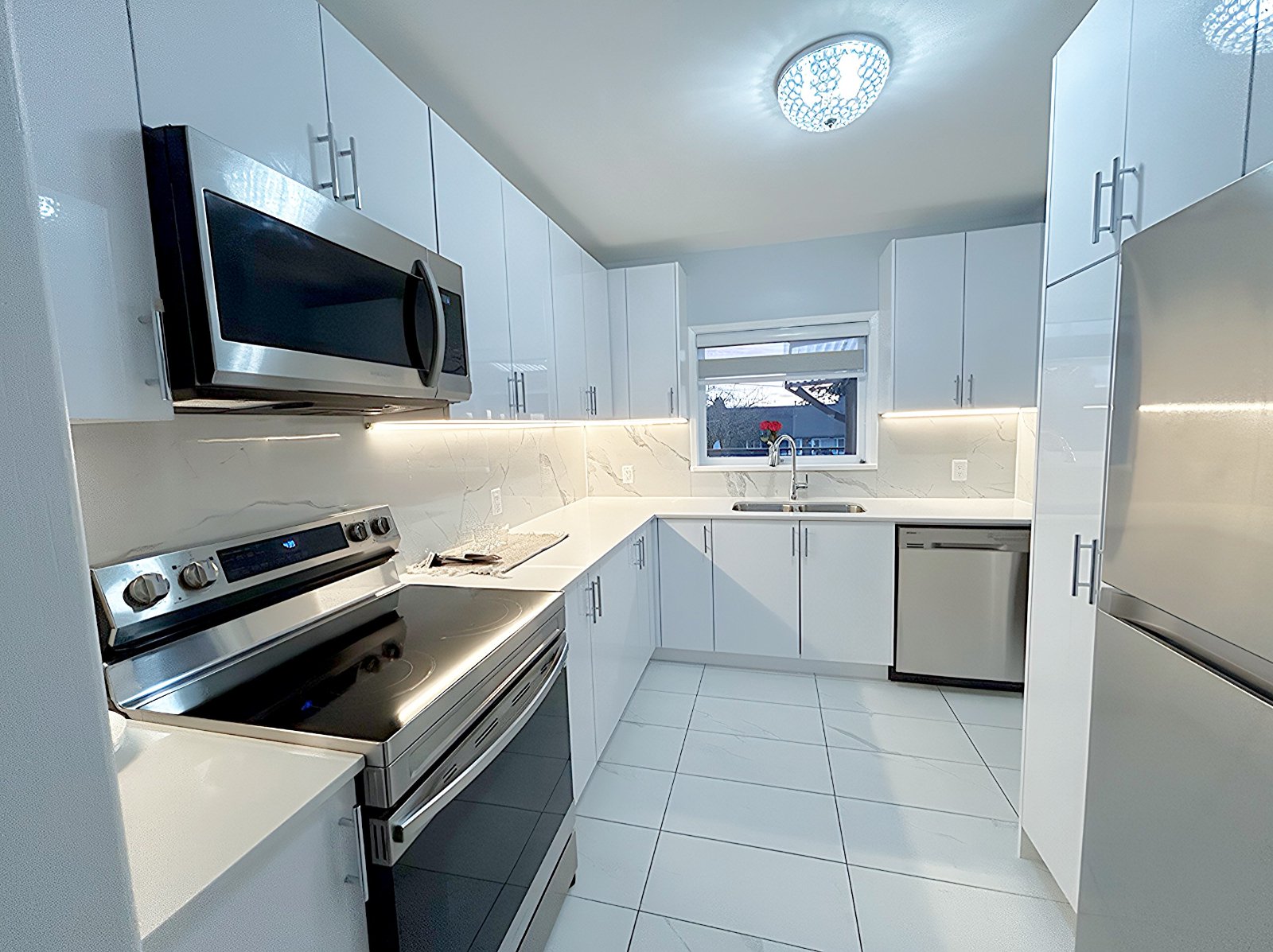 Room in House for Rent - 505 W Queens Rd, North Vancouver District, BC 4